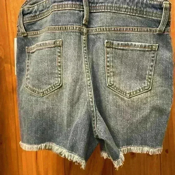 Cat and Jack Girls Distressed Short-all Medium Wash Size Large-NWT - Picture 6 of 7